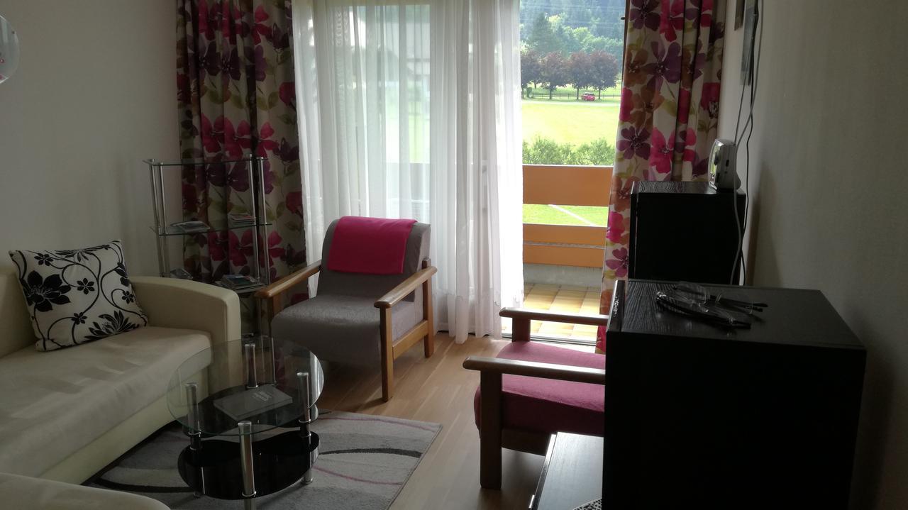 Olympia Apartment Latschach ober dem Faakersee Rum bild